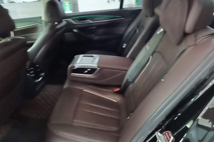 Used BMW 5 Series 2018 Facelifted 530Li Luxury Edition Premium Package Left Rear Seat