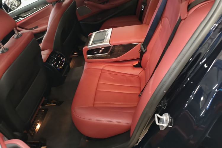 Used BMW 5 Series 2018 Restyled 530Li Luxury Edition M Sport Package Left Rear Seat