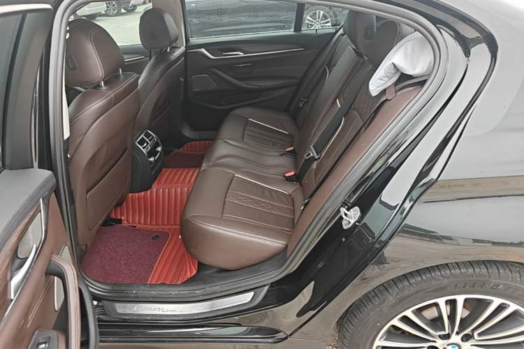 Used BMW 5 Series 2018 530Li Luxury Edition Premium Package Left Rear Seat