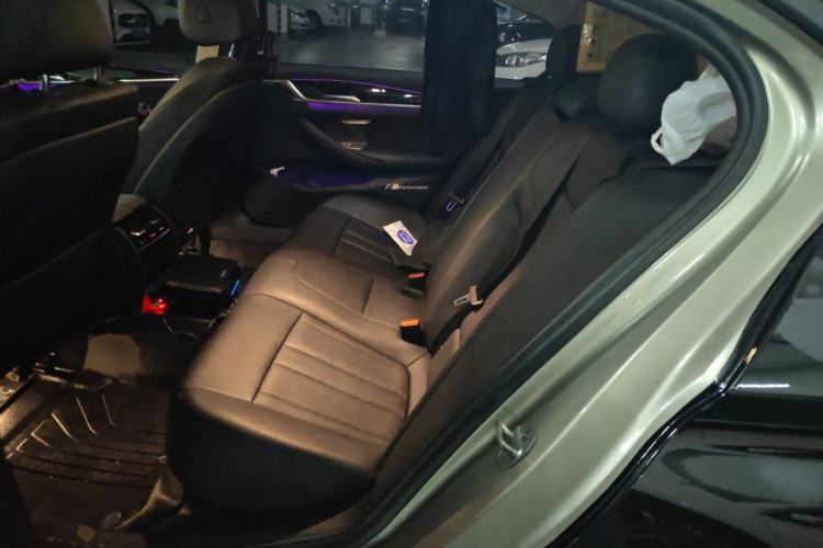 Used BMW 5 Series 2018 525Li Luxury Package Left Rear Seat