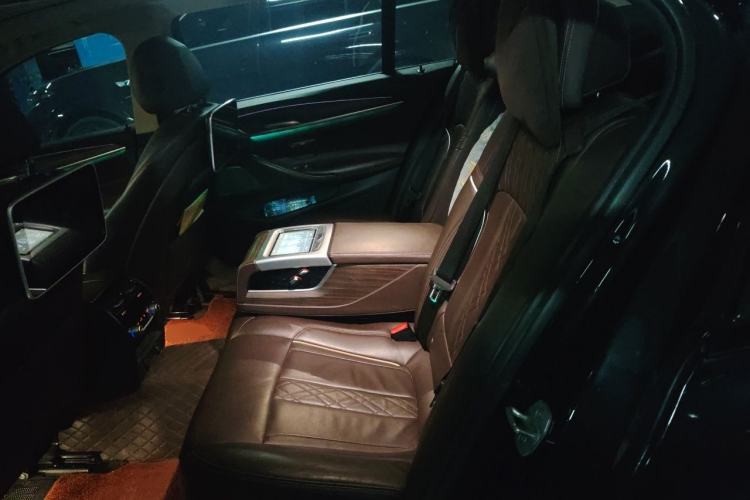 Used BMW 5 Series 2018 Facelifted 530Li Luxury Edition Premium Package Left Rear Seat