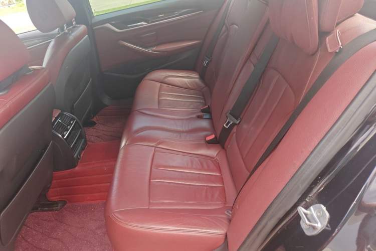 Used BMW 5 Series 2018 Restyled 530Li Leading Edition M Sport Package Left Rear Seat