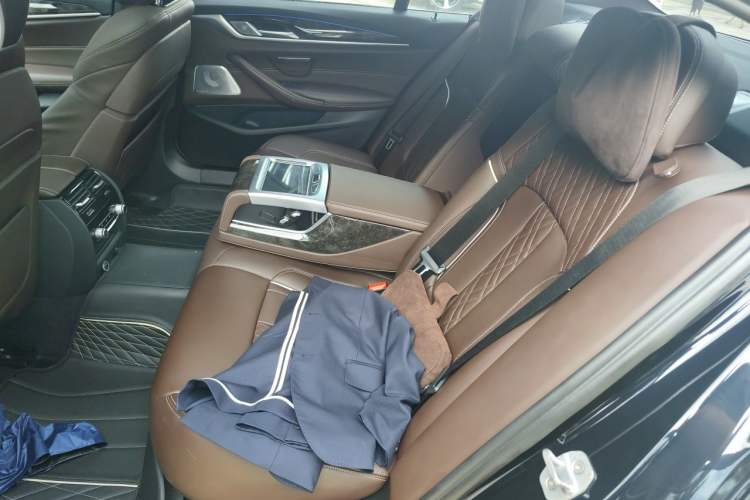 Used BMW 5 Series 2018 530Li Luxury Edition M Sport Package Left Rear Seat