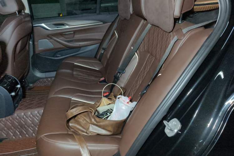 Used BMW 5 Series 2018 Facelifted 530Li Luxury Edition Premium Package Left Rear Seat