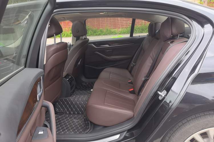 Used BMW 5 Series 2018 525Li Luxury Package Left Rear Seat