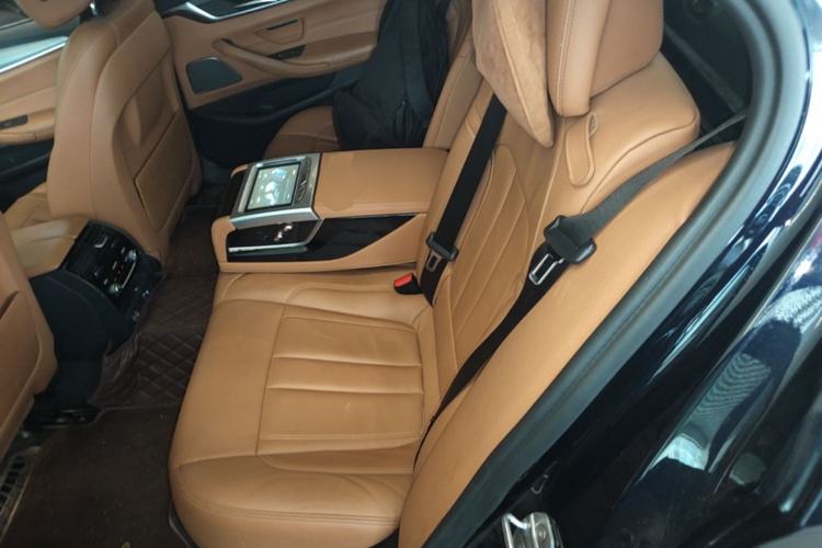 Used BMW 5 Series 2018 530Li Luxury Edition M Sport Package Left Rear Seat