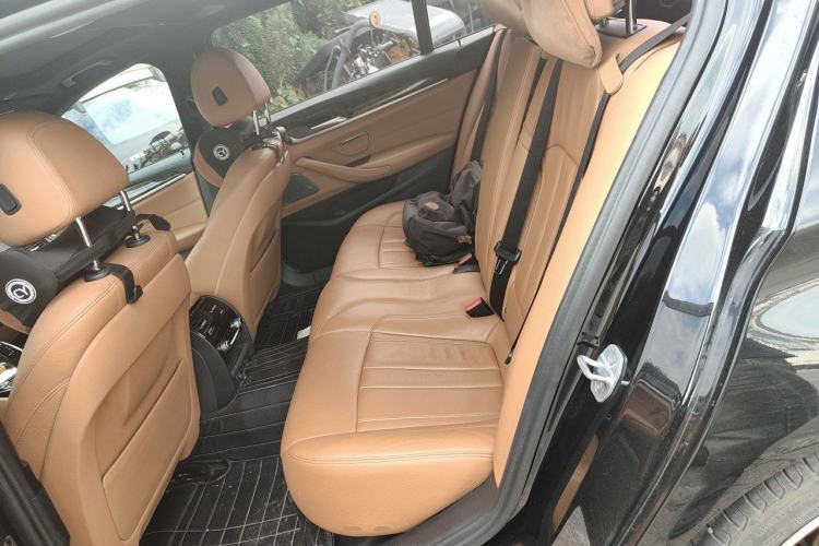 Used BMW 5 Series 2018 Restyled 530Li Luxury Edition M Sport Package Left Rear Seat