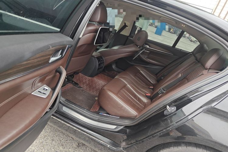 Used BMW 5 Series 2018 530Li xDrive Luxury Package Left Rear Seat