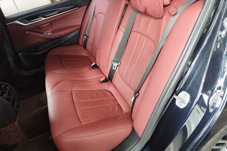 Used BMW 5 Series 2018 Restyled 530Li Leading Edition M Sport Package Left Rear Seat