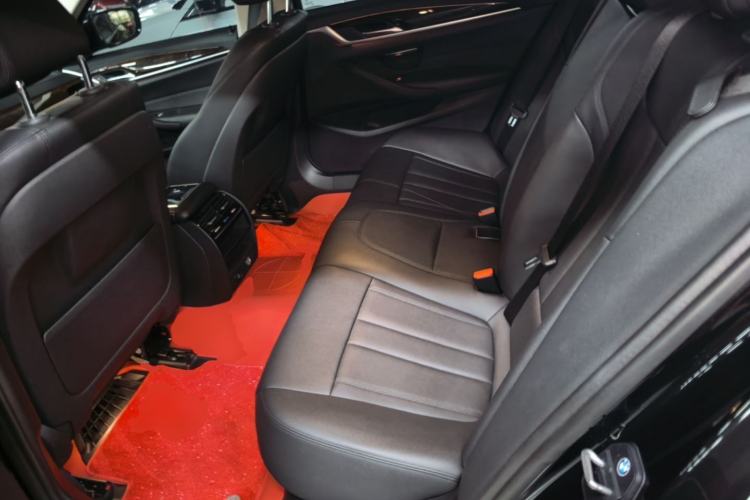 Used BMW 5 Series 2018 525Li Luxury Package Left Rear Seat