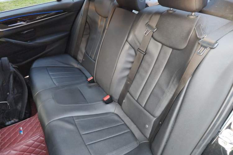 Used BMW 5 Series 2018 525Li Luxury Package Left Rear Seat