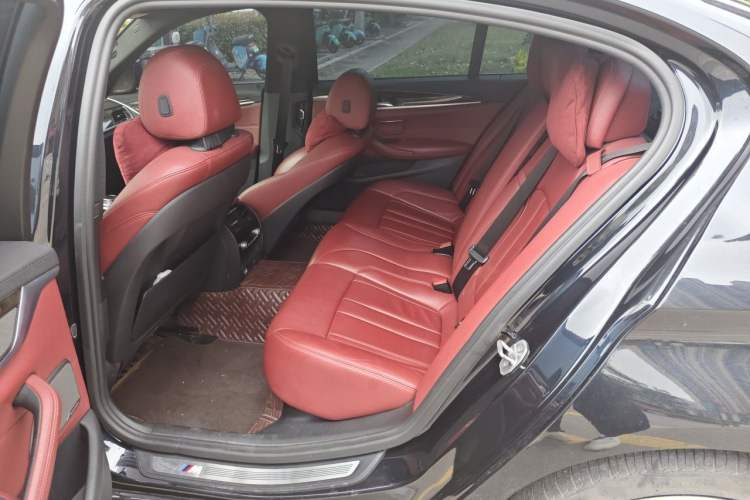 Used BMW 5 Series 2018 Restyled 530Li Luxury Edition M Sport Package Left Rear Seat