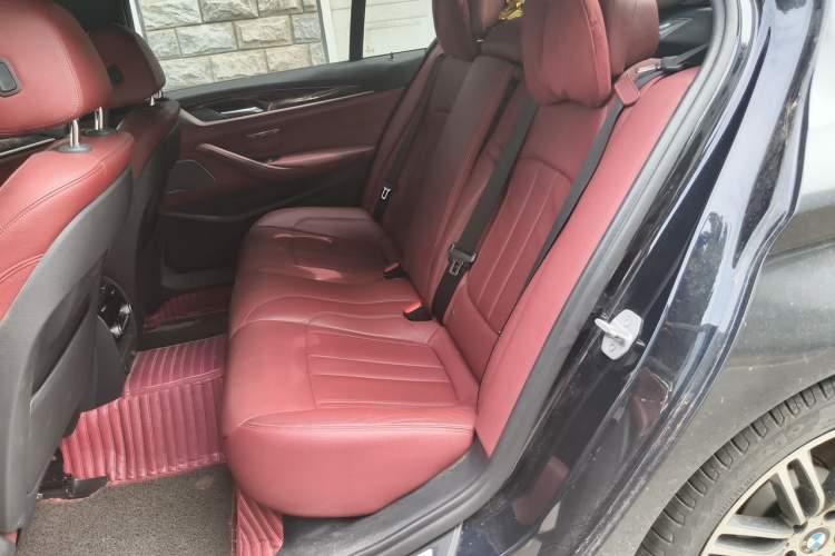 Used BMW 5 Series 2018 Restyled 530Li Luxury Edition M Sport Package Left Rear Seat