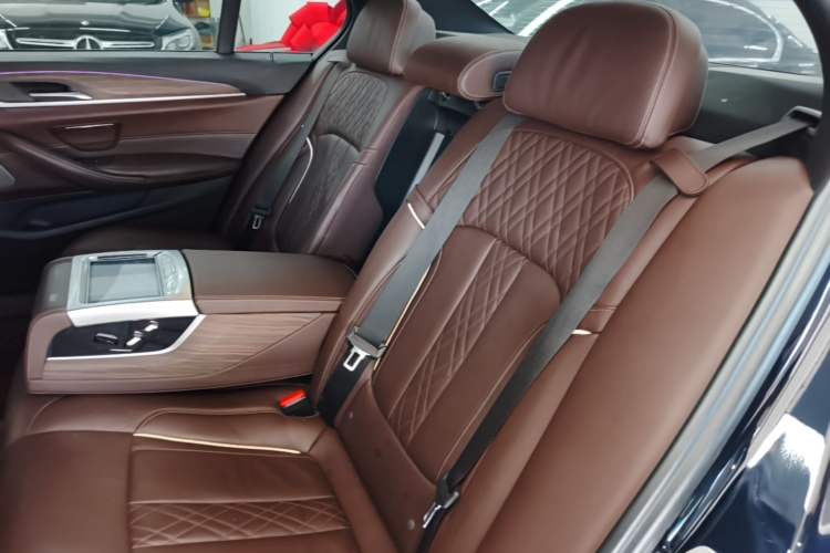 Used BMW 5 Series 2018 530Li Leading Model M Sport Package Left Rear Seat