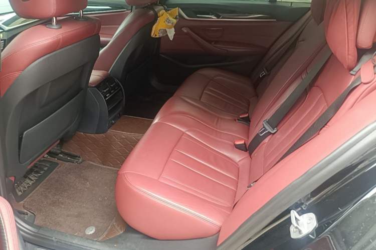 Used BMW 5 Series 2018 Restyled 530Li Leading Edition M Sport Package Left Rear Seat