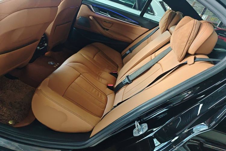 Used BMW 5 Series 2018 Restyled 530Li Luxury Edition M Sport Package Left Rear Seat