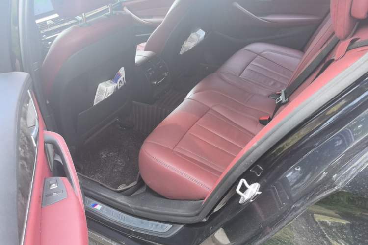Used BMW 5 Series 2018 530Li Luxury Edition M Sport Package Left Rear Seat