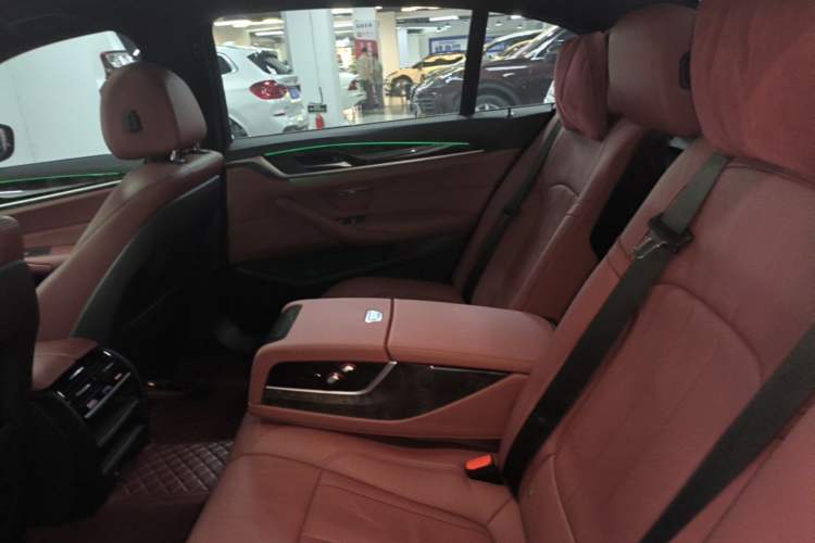 Used BMW 5 Series 2018 Restyled 530Li Leading Edition M Sport Package Left Rear Seat