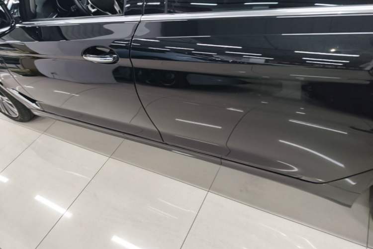 Used BMW 5 Series 2018 Facelifted 530Li Luxury Edition Premium Package Left Side Sill
