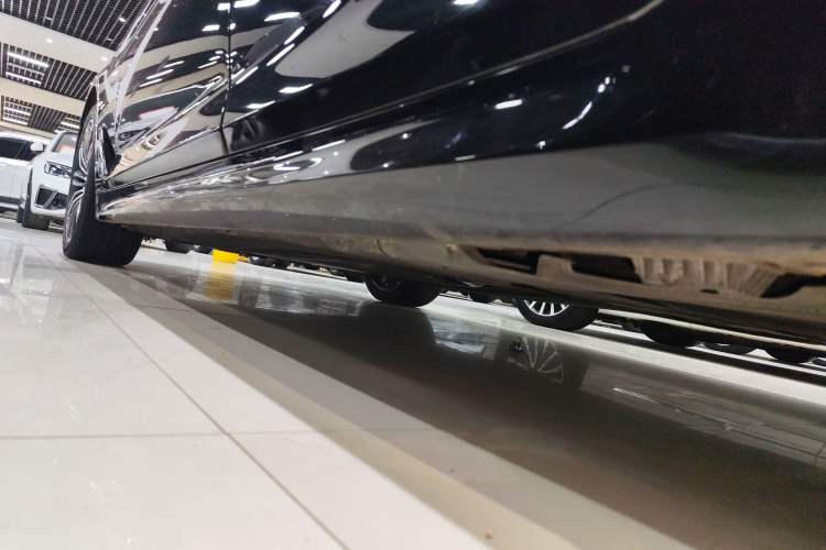 Used BMW 5 Series 2018 530Li Leading Model M Sport Package Left Side Sill