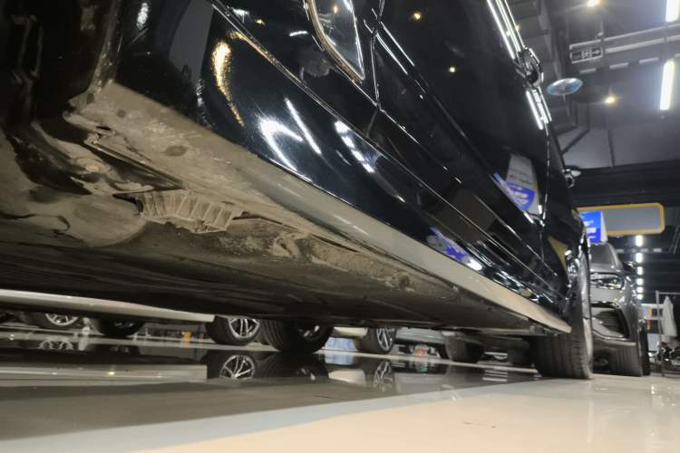 Used BMW 5 Series 2018 528Li Launch Special Edition Left Side Sill