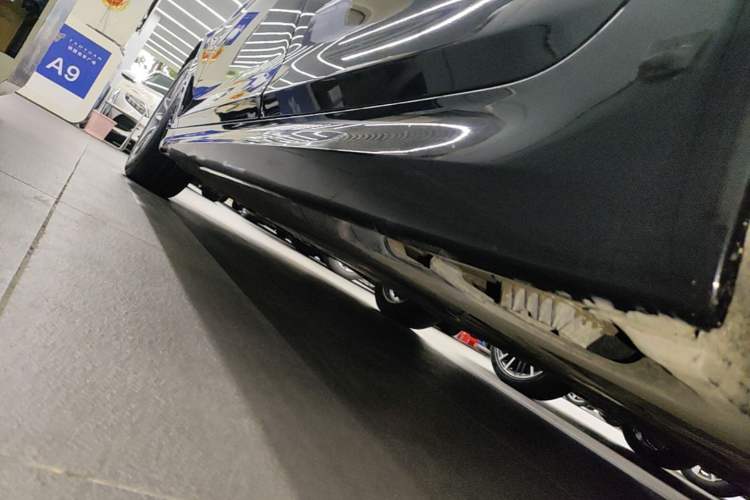 Used BMW 5 Series 2018 525Li M Sport Package Left Side Sill