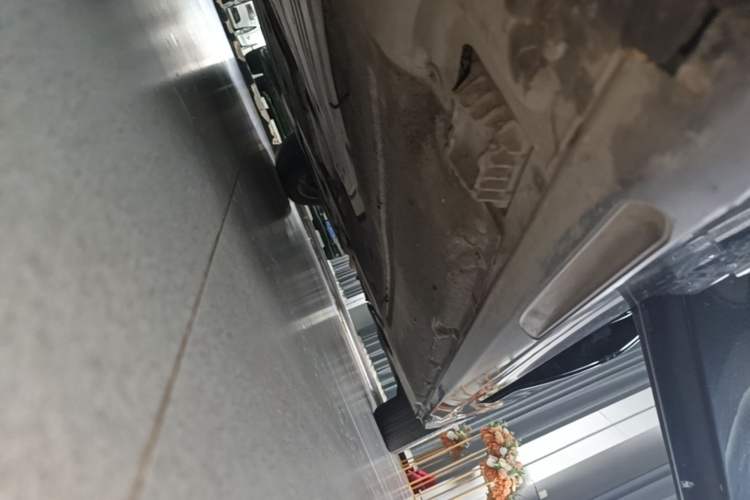 Used BMW 5 Series 2018 525Li Luxury Package Left Side Sill