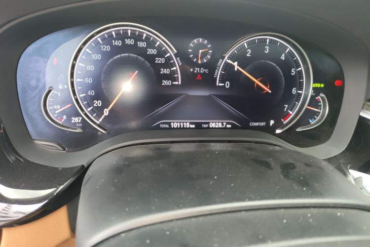 Used BMW 5 Series 2018 530Li Leading Model M Sport Package Odometer Close Up