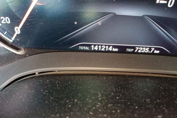 Used BMW 5 Series 2018 530Li Leading Model M Sport Package Odometer Close Up