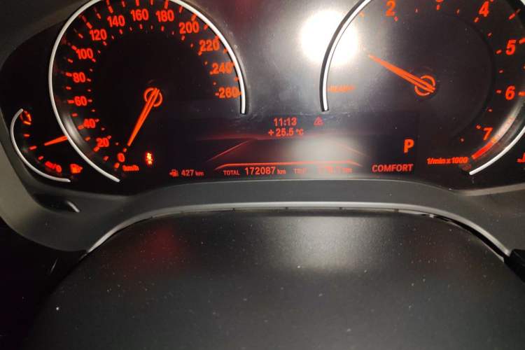 Used BMW 5 Series 2018 528Li Launch Special Edition Odometer Close Up