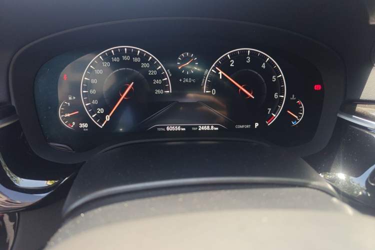 Used BMW 5 Series 2018 Restyled 530Li Leading Edition M Sport Package Odometer Close Up