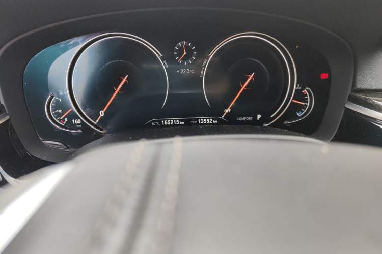 Used BMW 5 Series 2018 Restyled 530Li Leading Edition M Sport Package Odometer Close Up