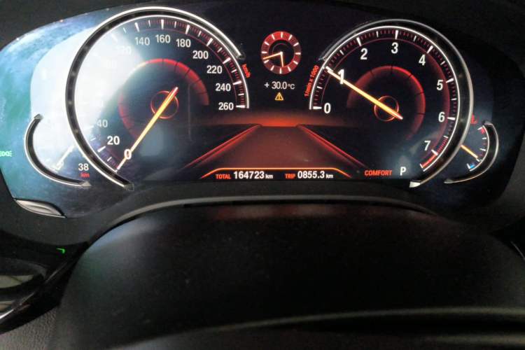 Used BMW 5 Series 2018 525Li M Sport Package Odometer Close Up