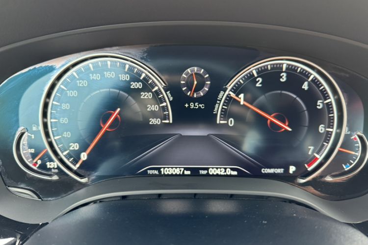 Used BMW 5 Series 2018 Restyled 530Li Leading Edition M Sport Package Odometer Close Up