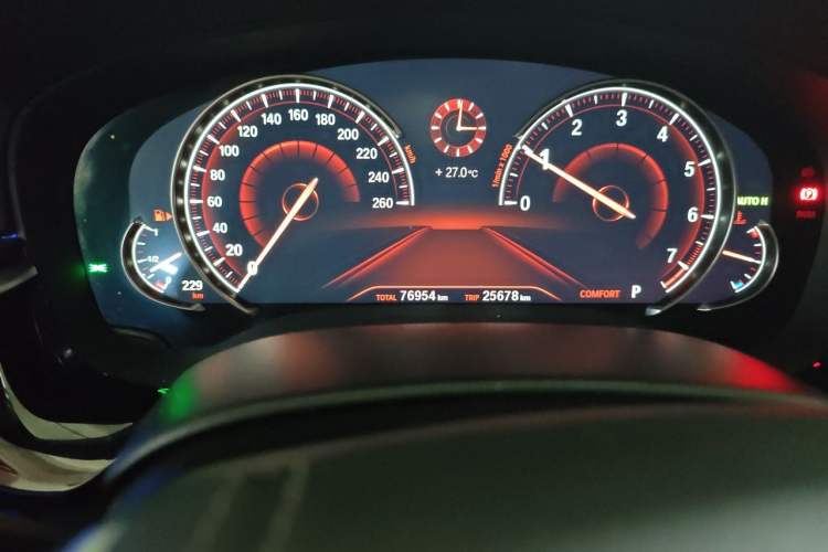 Used BMW 5 Series 2018 525Li M Sport Package Odometer Close Up