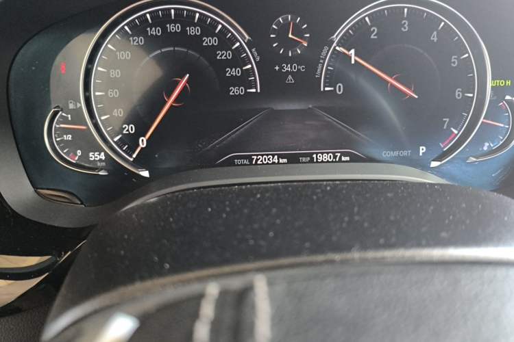 Used BMW 5 Series 2018 Restyled 530Li Leading Edition M Sport Package Odometer Close Up