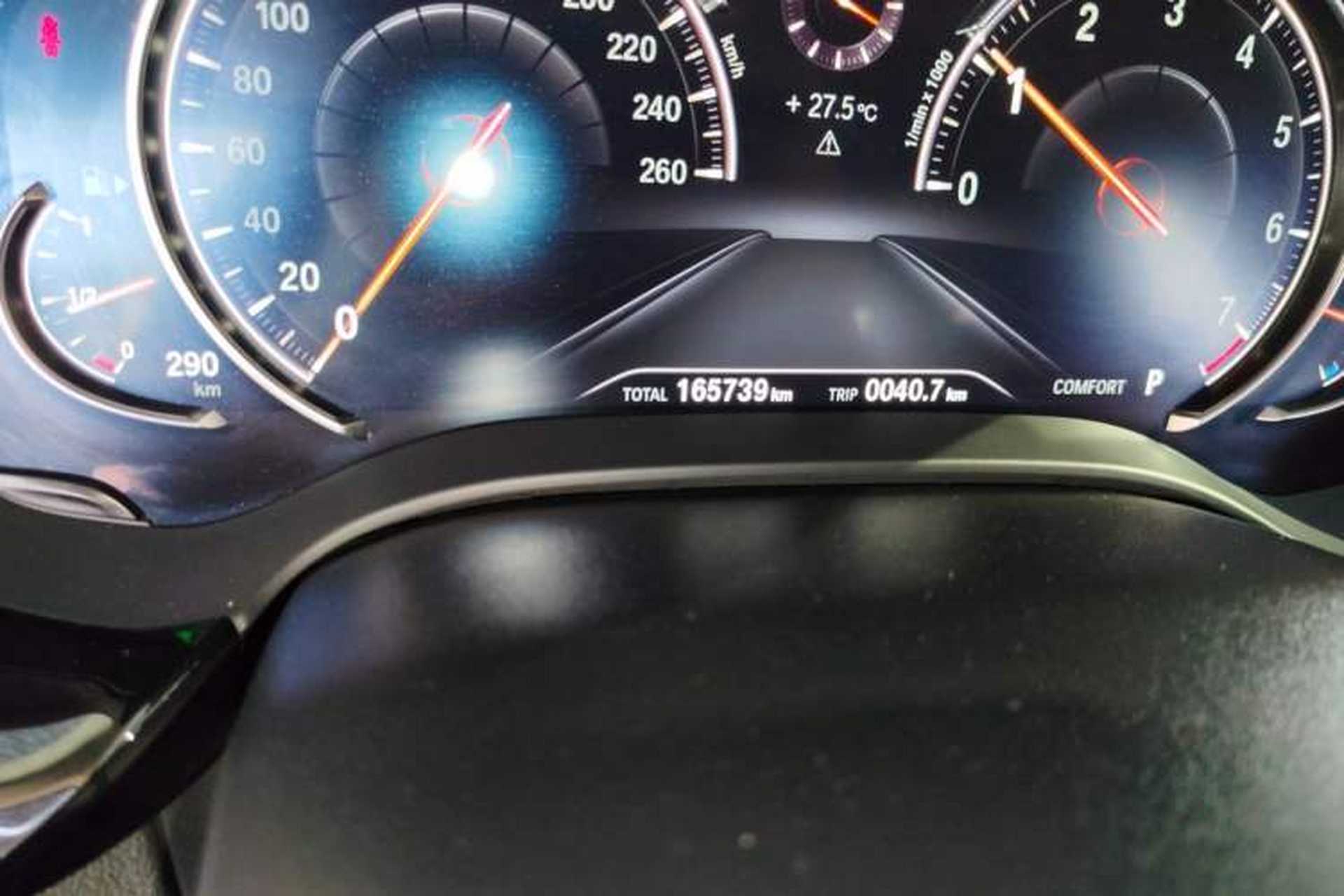 Used BMW 5 Series 2018 525Li Luxury Package Odometer Close Up