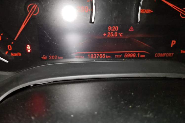 Used BMW 5 Series 2018 528Li Launch Special Edition Odometer Close Up