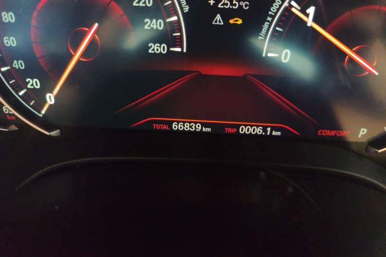 Used BMW 5 Series 2018 525i M Sport Package Odometer Close Up