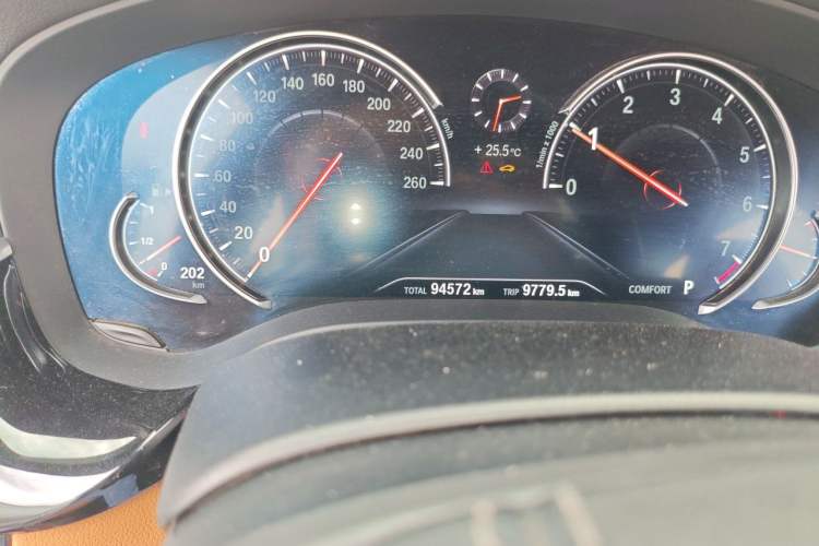 Used BMW 5 Series 2018 Restyled 530Li Leading Edition M Sport Package Odometer Close Up