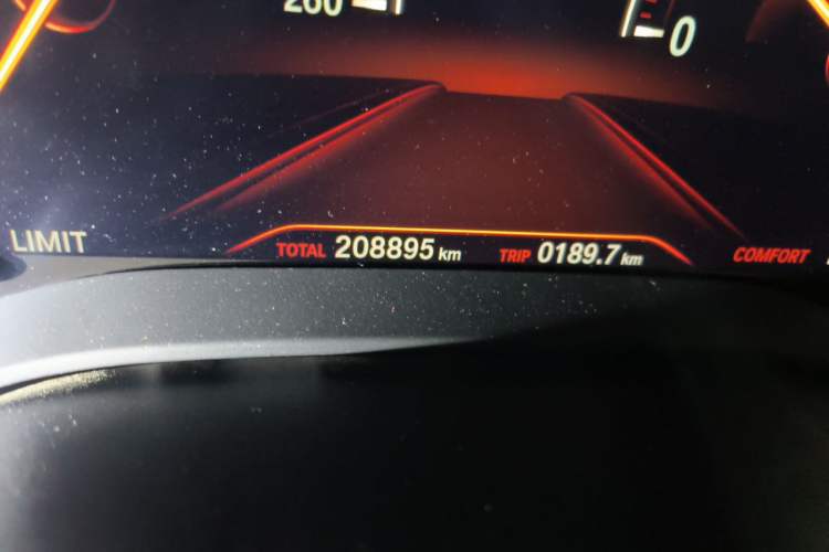 Used BMW 5 Series 2018 Revised Version 530Li Leading Edition Luxury Package Odometer Close Up