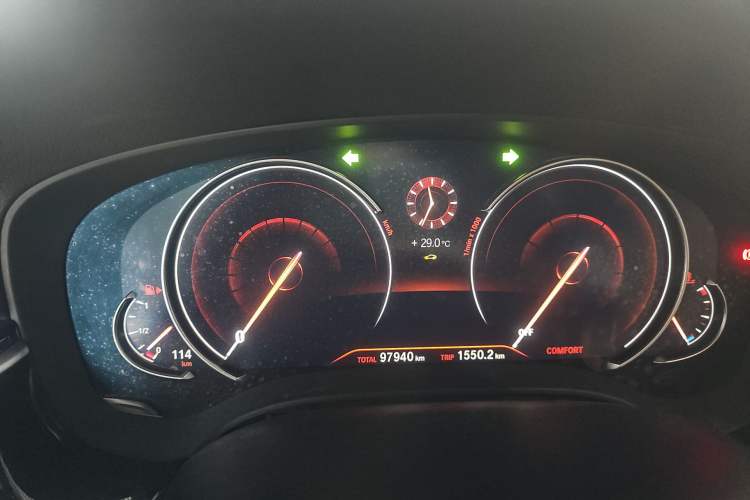 Used BMW 5 Series 2018 Restyled 530Li Leading Edition M Sport Package Odometer Close Up