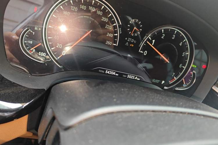 Used BMW 5 Series 2018 530Li Luxury Edition M Sport Package Odometer Close Up