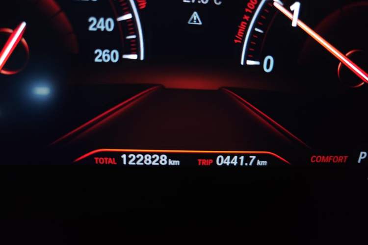 Used BMW 5 Series 2018 Restyled 530Li Leading Edition M Sport Package Odometer Close Up