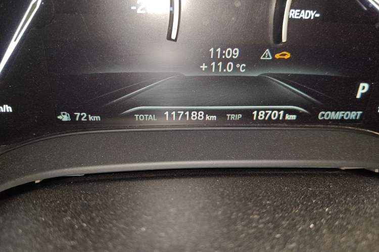 Used BMW 5 Series 2018 528Li Launch Special Edition Odometer Close Up