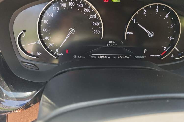 Used BMW 5 Series 2018 528Li Launch Special Edition Odometer Close Up