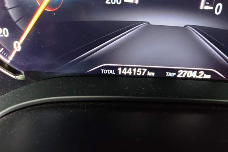 Used BMW 5 Series 2018 525Li Luxury Package Odometer Close Up