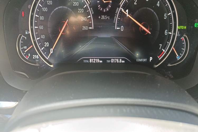 Used BMW 5 Series 2018 530Li Leading Edition Luxury Package Odometer Close Up