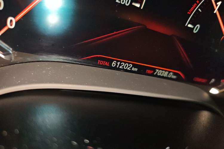 Used BMW 5 Series 2018 Facelifted 530Li Luxury Edition Premium Package Odometer Close Up