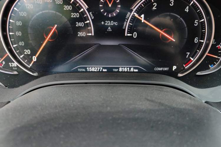 Used BMW 5 Series 2018 525Li Luxury Package Odometer Close Up